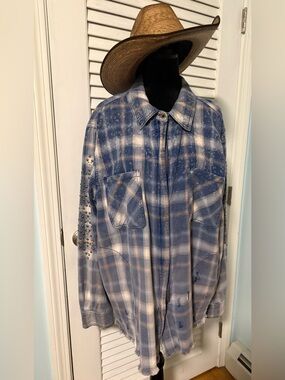 Free People Blue Plaid Studded Flannel Schaket! Size womens L NWOT 🤠
